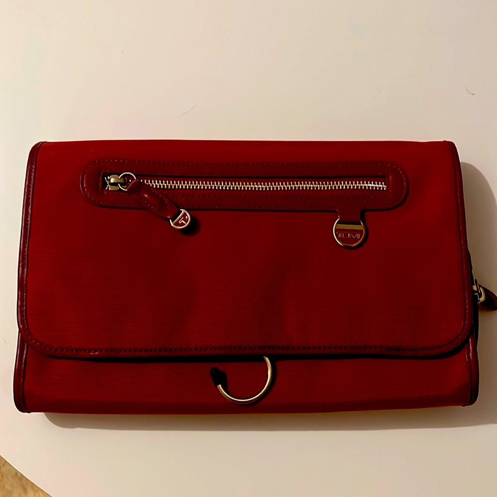 Travel make-up kit. Used once. Excellent condition.